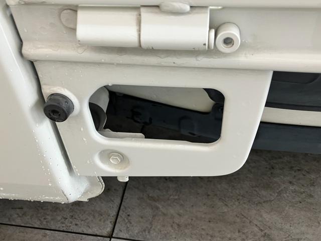 ハイゼットトラックスタンダード エアコン・パワステレス 5MT 車検整備付CDステレオ USB マニュアルレベリング ゲートプロテクター バッテリーカバー 5速マニュアルミッション車(滋賀県)の中古車