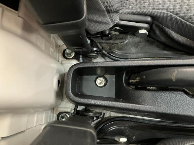 ハイゼットトラックスタンダード エアコン・パワステレス 5MT 車検整備付CDステレオ USB マニュアルレベリング ゲートプロテクター バッテリーカバー 5速マニュアルミッション車(滋賀県)の中古車
