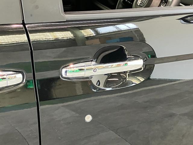 Ｎ−ＢＯＸカスタムＬ　フルセグナビ　バックカメラ　前後ドラレコ　クルコン衝突被害軽減ブレーキ　コーナーセンサー　フルセグナビ　ＤＶＤ再生　Ｂｌｕｅｔｏｏｔｈ　ＵＳＢ　バックカメラ　前後ドラレコ　ＥＴＣ　レーダークルーズコントロール　左側電動スライドドア　シートヒーター（滋賀県）の中古車