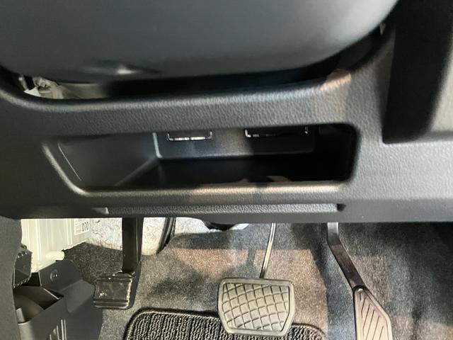 ムーヴＬ　フルセグナビ　バックカメラ　コーナーセンサー　ＬＥＤ衝突被害軽減ブレーキ　コーナーセンサー　フルセグナビ　ＤＶＤ再生　Ｂｌｕｅｔｏｏｔｈ　ＵＳＢ　バックカメラ　両側スライドドア　ＬＥＤ　オートライト　キーレス　マニュアルレベリング　エコアイドル（滋賀県）の中古車