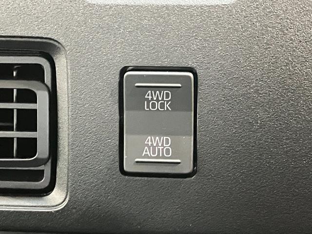 ハイゼットカーゴＤＸ　４ＷＤ　ＣＶＴ車　コーナーセンサー　キーレス　前席ＰＷ衝突被害軽減ブレーキ　スマアシ　パートタイム４ＷＤ　コーナーセンサー　前席パワーウインドウ　ＡＭ／ＦＭステレオ　両側スライドドア　オートライト　マニュアルレベリング　キーレスエントリー（滋賀県）の中古車