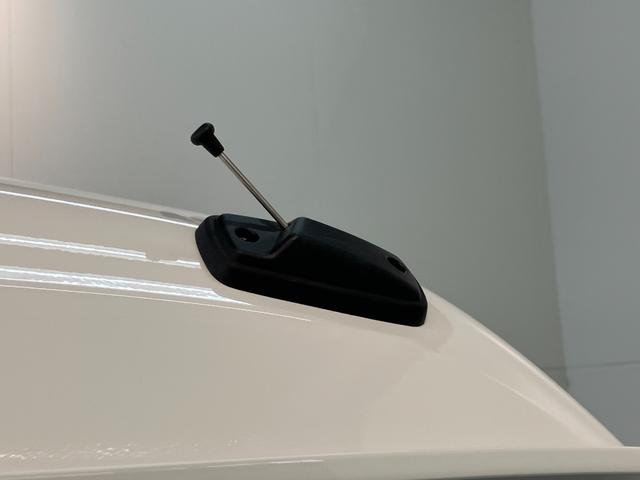 ハイゼットカーゴＤＸ　４ＷＤ　ＣＶＴ車　コーナーセンサー　キーレス　前席ＰＷ衝突被害軽減ブレーキ　スマアシ　パートタイム４ＷＤ　コーナーセンサー　前席パワーウインドウ　ＡＭ／ＦＭステレオ　両側スライドドア　オートライト　マニュアルレベリング　キーレスエントリー（滋賀県）の中古車
