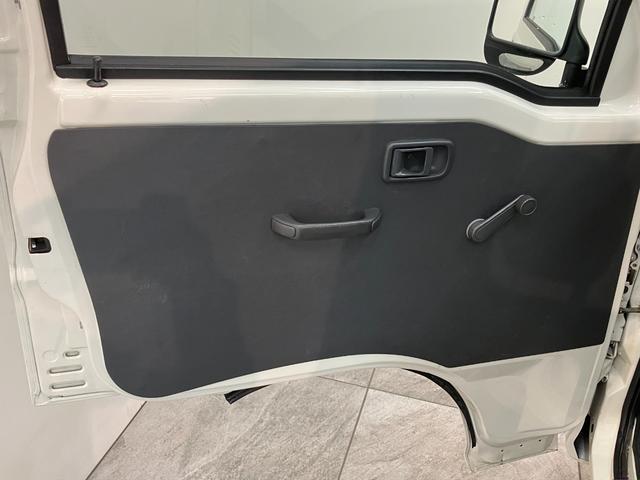 ハイゼットトラックエアコン・パワステ スペシャル 2WD 5MT車2WD 5速マニュアルミッション車 エアコン パワステ AM/FMラジオ マニュアルレベリング 工具箱 バッテリーカバー(滋賀県)の中古車