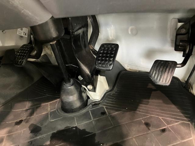 ハイゼットトラックエアコン・パワステ スペシャル 2WD 5MT車2WD 5速マニュアルミッション車 エアコン パワステ AM/FMラジオ マニュアルレベリング 工具箱 バッテリーカバー(滋賀県)の中古車