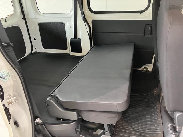 ハイゼットカーゴＤＸ　４ＷＤ　コーナーセンサー　ＡＭ／ＦＭラジオ　キーレス衝突被害軽減ブレーキ　スマアシ　パートタイム４ＷＤ　コーナーセンサー　前席パワーウインドウ　ＡＭ／ＦＭステレオ　両側スライドドア　オートライト　マニュアルレベリング　キーレスエントリー（滋賀県）の中古車