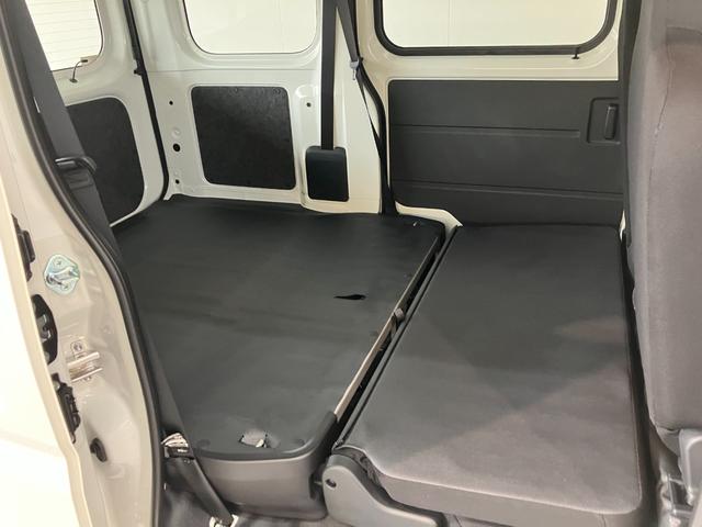 ハイゼットカーゴＤＸ　４ＷＤ　コーナーセンサー　ＡＭ／ＦＭラジオ　キーレス衝突被害軽減ブレーキ　スマアシ　パートタイム４ＷＤ　コーナーセンサー　前席パワーウインドウ　ＡＭ／ＦＭステレオ　両側スライドドア　オートライト　マニュアルレベリング　キーレスエントリー（滋賀県）の中古車