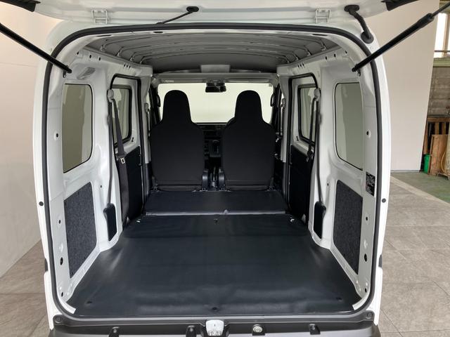ハイゼットカーゴＤＸ　４ＷＤ　コーナーセンサー　ＡＭ／ＦＭラジオ　キーレス衝突被害軽減ブレーキ　スマアシ　パートタイム４ＷＤ　コーナーセンサー　前席パワーウインドウ　ＡＭ／ＦＭステレオ　両側スライドドア　オートライト　マニュアルレベリング　キーレスエントリー（滋賀県）の中古車