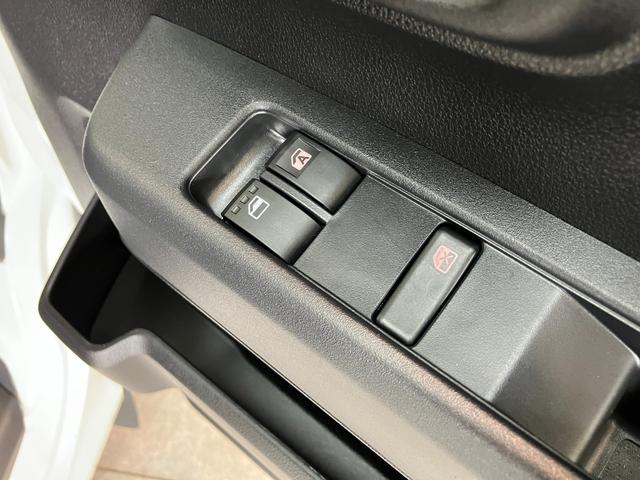 ハイゼットカーゴＤＸ　４ＷＤ　コーナーセンサー　ＡＭ／ＦＭラジオ　キーレス衝突被害軽減ブレーキ　スマアシ　パートタイム４ＷＤ　コーナーセンサー　前席パワーウインドウ　ＡＭ／ＦＭステレオ　両側スライドドア　オートライト　マニュアルレベリング　キーレスエントリー（滋賀県）の中古車