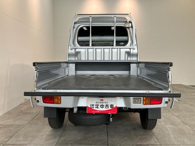ハイゼットトラックジャンボ　４ＷＤ　ＣＤステレオ　ＥＴＣ　キーレスエントリーＣＤステレオ　ＥＴＣ　マニュアルエアコン　パワーウインドウ　マニュアルレベリング　荷台作業灯　４枚リーフスプリング　キーレスエントリー　パートタイム４ＷＤ　タイヤ４本新品交換済み（滋賀県）の中古車