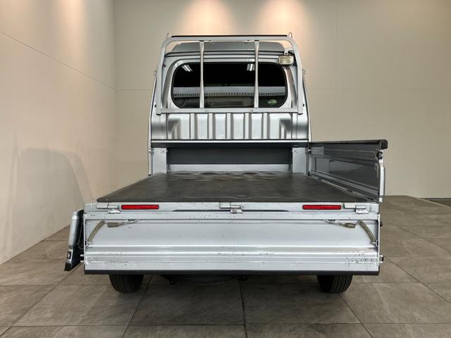 ハイゼットトラックジャンボ　４ＷＤ　ＣＤステレオ　ＥＴＣ　キーレスエントリーＣＤステレオ　ＥＴＣ　マニュアルエアコン　パワーウインドウ　マニュアルレベリング　荷台作業灯　４枚リーフスプリング　キーレスエントリー　パートタイム４ＷＤ　タイヤ４本新品交換済み（滋賀県）の中古車