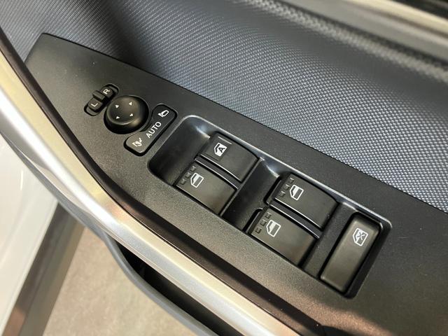 ロッキープレミアムＧ　ＨＥＶ　９型ナビ　パノラマカメラ　前後ドラレコ衝突被害軽減ブレーキ　コーナーセンサー　９型フルセグナビ　Ｂｌｕｅｔｏｏｔｈ　ＤＶＤ　ＵＳＢ　パノラマカメラ　ドラレコ　ＥＴＣ　前席シートヒーター　電動パーキング　ＬＥＤ　レーダークルーズコントロール（滋賀県）の中古車