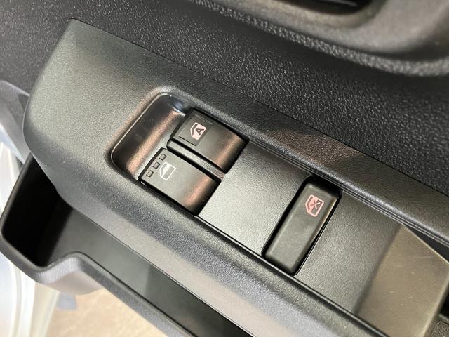ハイゼットカーゴＤＸ　４ＷＤ　ＣＶＴ車　コーナーセンサー　キーレス　前席ＰＷ衝突被害軽減ブレーキ　スマアシ　コーナーセンサー　キーレス　前席パワーウインドウ　ＡＭ／ＦＭステレオ　両側スライドドア　キーレスエントリー　マニュアルレベリング　パートタイム４ＷＤ（滋賀県）の中古車