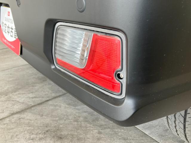 ハイゼットカーゴＤＸ　４ＷＤ　ＣＶＴ車　コーナーセンサー　キーレス　前席ＰＷ衝突被害軽減ブレーキ　スマアシ　コーナーセンサー　キーレス　前席パワーウインドウ　ＡＭ／ＦＭステレオ　両側スライドドア　キーレスエントリー　マニュアルレベリング　パートタイム４ＷＤ（滋賀県）の中古車