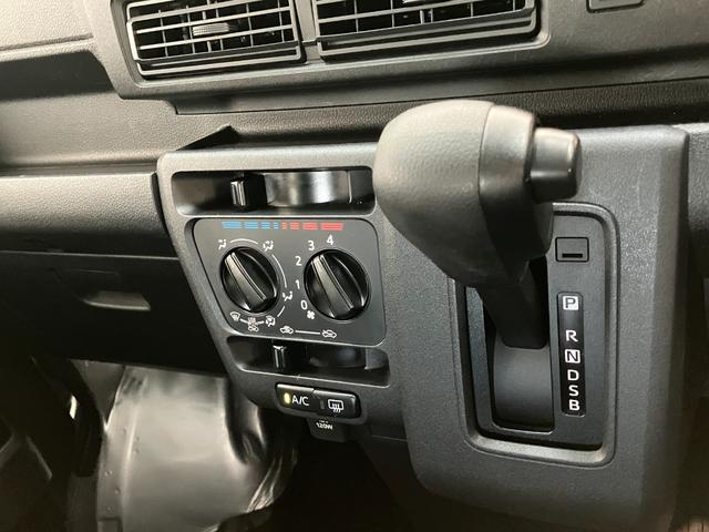 ハイゼットカーゴＤＸ　４ＷＤ　ＣＶＴ車　コーナーセンサー　キーレス　前席ＰＷ衝突被害軽減ブレーキ　スマアシ　コーナーセンサー　キーレス　前席パワーウインドウ　ＡＭ／ＦＭステレオ　両側スライドドア　キーレスエントリー　マニュアルレベリング　パートタイム４ＷＤ（滋賀県）の中古車