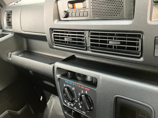 ハイゼットカーゴＤＸ　４ＷＤ　ＣＶＴ車　コーナーセンサー　キーレス　前席ＰＷ衝突被害軽減ブレーキ　スマアシ　コーナーセンサー　キーレス　前席パワーウインドウ　ＡＭ／ＦＭステレオ　両側スライドドア　キーレスエントリー　マニュアルレベリング　パートタイム４ＷＤ（滋賀県）の中古車