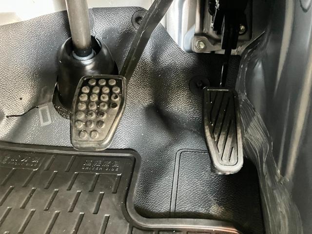 ハイゼットカーゴＤＸ　４ＷＤ　ＣＶＴ車　コーナーセンサー　キーレス　前席ＰＷ衝突被害軽減ブレーキ　スマアシ　コーナーセンサー　キーレス　前席パワーウインドウ　ＡＭ／ＦＭステレオ　両側スライドドア　キーレスエントリー　マニュアルレベリング　パートタイム４ＷＤ（滋賀県）の中古車