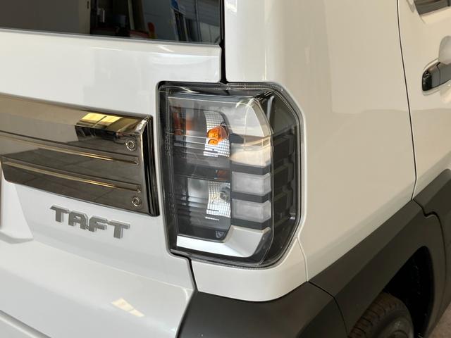 タフトＧダーククロムベンチャー　クルコン　ＬＥＤ　届出済未使用車衝突被害軽減ブレーキ　コーナーセンサー　バックカメラ（ナビ装着時用）　前席シートヒーター　電動パーキング　スカイフィールトップ　ＬＥＤ　オートエアコン　レーダークルーズコントロール　スマートキー（滋賀県）の中古車