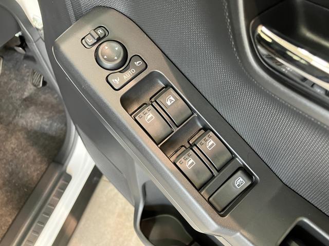 タフトＧダーククロムベンチャー　クルコン　ＬＥＤ　届出済未使用車衝突被害軽減ブレーキ　コーナーセンサー　バックカメラ（ナビ装着時用）　前席シートヒーター　電動パーキング　スカイフィールトップ　ＬＥＤ　オートエアコン　レーダークルーズコントロール　スマートキー（滋賀県）の中古車