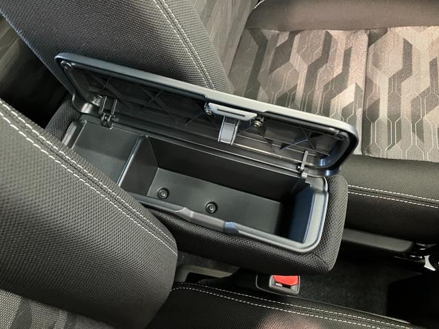 タフトＧダーククロムベンチャー　クルコン　ＬＥＤ　届出済未使用車衝突被害軽減ブレーキ　コーナーセンサー　バックカメラ（ナビ装着時用）　前席シートヒーター　電動パーキング　スカイフィールトップ　ＬＥＤ　オートエアコン　レーダークルーズコントロール　スマートキー（滋賀県）の中古車