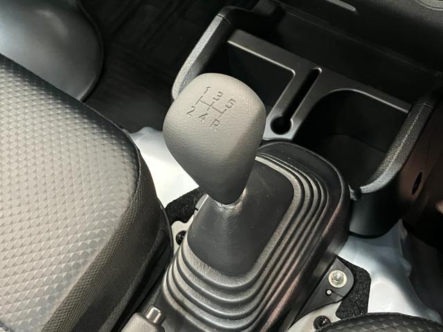 ハイゼットトラックスタンダード　４ＷＤ　５ＭＴ　コーナーセンサー　オートライト衝突被害軽減ブレーキ　コーナーセンサー　パートタイム４ＷＤ　ＡＭ／ＦＭラジオ　マニュアルエアコン　マニュアルレベリング　オートライト（滋賀県）の中古車