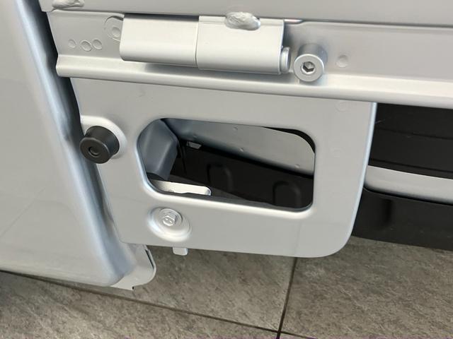 ハイゼットトラックスタンダード　４ＷＤ　５ＭＴ　コーナーセンサー　オートライト衝突被害軽減ブレーキ　コーナーセンサー　パートタイム４ＷＤ　ＡＭ／ＦＭラジオ　マニュアルエアコン　マニュアルレベリング　オートライト（滋賀県）の中古車