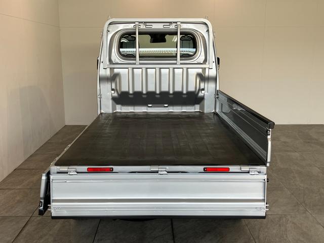 ハイゼットトラックスタンダード　４ＷＤ　５ＭＴ　コーナーセンサー　オートライト衝突被害軽減ブレーキ　コーナーセンサー　パートタイム４ＷＤ　ＡＭ／ＦＭラジオ　マニュアルエアコン　マニュアルレベリング　オートライト（滋賀県）の中古車