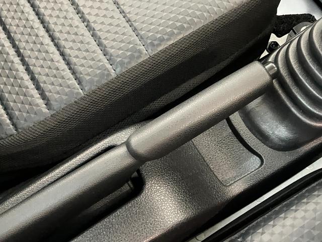 ハイゼットトラックスタンダード　４ＷＤ　５ＭＴ　コーナーセンサー　オートライト衝突被害軽減ブレーキ　コーナーセンサー　パートタイム４ＷＤ　ＡＭ／ＦＭラジオ　マニュアルエアコン　マニュアルレベリング　オートライト（滋賀県）の中古車