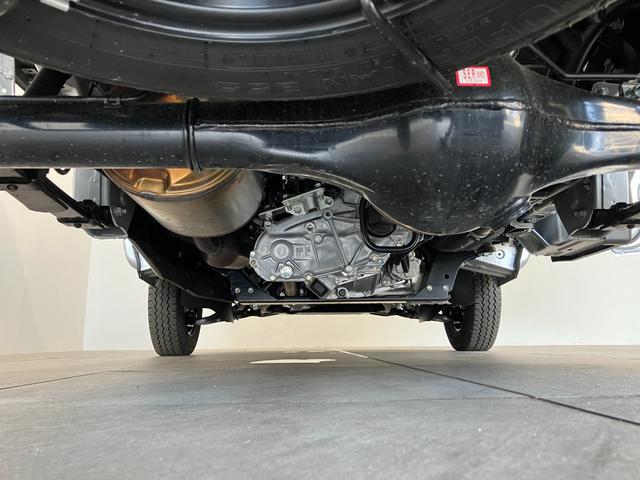 ハイゼットトラックスタンダード　４ＷＤ　５ＭＴ　コーナーセンサー　オートライト衝突被害軽減ブレーキ　コーナーセンサー　パートタイム４ＷＤ　ＡＭ／ＦＭラジオ　マニュアルエアコン　マニュアルレベリング　オートライト（滋賀県）の中古車