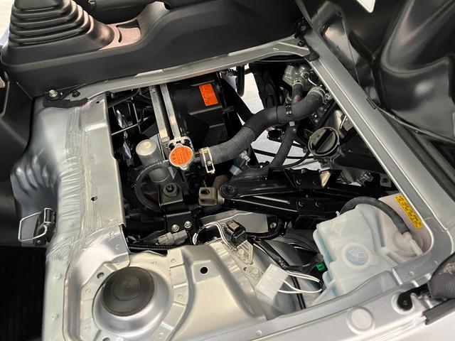 ハイゼットトラックスタンダード　４ＷＤ　５ＭＴ　コーナーセンサー　オートライト衝突被害軽減ブレーキ　コーナーセンサー　パートタイム４ＷＤ　ＡＭ／ＦＭラジオ　マニュアルエアコン　マニュアルレベリング　オートライト（滋賀県）の中古車