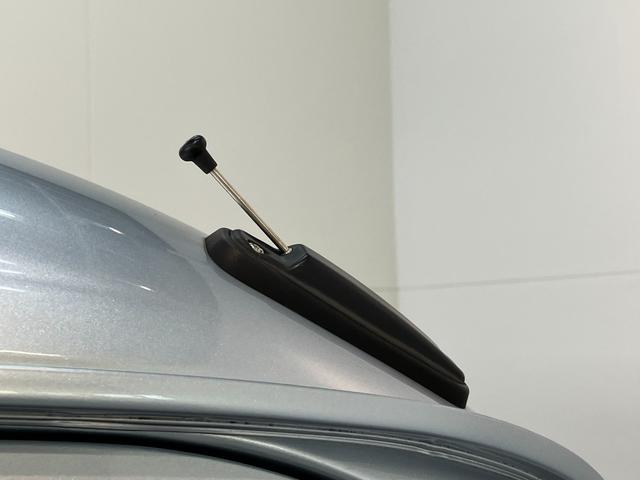 ハイゼットカーゴデラックスＳＡ３　ＣＤステレオ　ＥＴＣ　キーレス　前席Ｐ／Ｗ衝突被害軽減ブレーキ　ＣＤステレオ　ＥＴＣ　Ｂｌｕｅｔｏｏｔｈ　ＵＳＢ　前席パワーウインドウ　キーレスエントリー　両側スライドドア　マニュアルレベリング　エコアイドル（滋賀県）の中古車