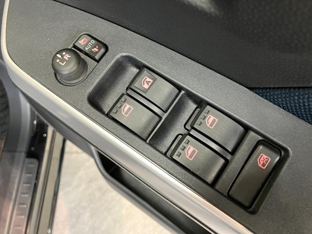ルーミーカスタムＧ　４ＷＤ　フルセグナビ　パノラマカメラ　ドラレコ衝突被害軽減ブレーキ　コーナーセンサー　フルセグナビ　Ｂｌｕｅｔｏｏｔｈ　ＤＶＤ　パノラマカメラ　前後ドラレコ　ＥＴＣ　両側電動スライドドア　ＬＥＤ　レーダークルーズコントロール　前席シートヒーター（滋賀県）の中古車