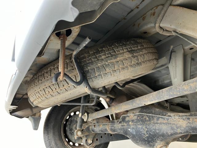 ハイゼットカーゴＤＸ　４ＷＤ　５ＭＴ　前席パワーウインドウ　車検整備付マニュアルエアコン　マニュアルレベリング　前席パワーウインドウ　両側スライドドア　ＡＭ／ＦＭラジオ　パートタイム４ＷＤ　５速マニュアルミッション車（滋賀県）の中古車