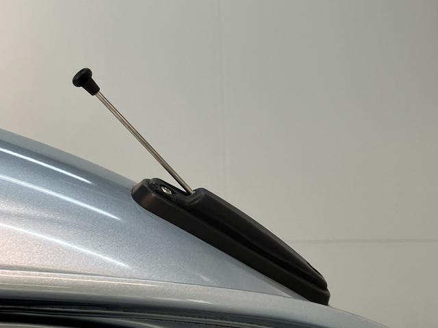ハイゼットカーゴＤＸ　４ＷＤ　５ＭＴ　前席パワーウインドウ　車検整備付マニュアルエアコン　マニュアルレベリング　前席パワーウインドウ　両側スライドドア　ＡＭ／ＦＭラジオ　パートタイム４ＷＤ　５速マニュアルミッション車（滋賀県）の中古車
