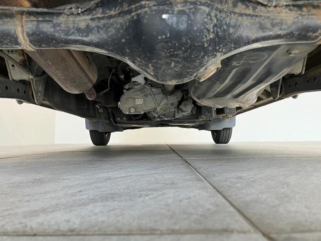 ハイゼットカーゴＤＸ　４ＷＤ　５ＭＴ　前席パワーウインドウ　車検整備付マニュアルエアコン　マニュアルレベリング　前席パワーウインドウ　両側スライドドア　ＡＭ／ＦＭラジオ　パートタイム４ＷＤ　５速マニュアルミッション車（滋賀県）の中古車