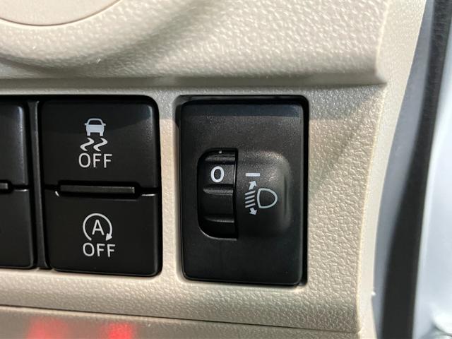 ムーヴＬ　ＳＡ３　４ＷＤ　フルセグナビ　バックカメラ　ＥＴＣ衝突被害軽減ブレーキ　フルセグナビ　ＤＶＤ再生　Ｂｌｕｅｔｏｏｔｈ　バックカメラ　ＥＴＣ　シートヒーター　電動格納式ミラー　マニュアルレベリング　エコアイドル　フルタイム４ＷＤ（滋賀県）の中古車