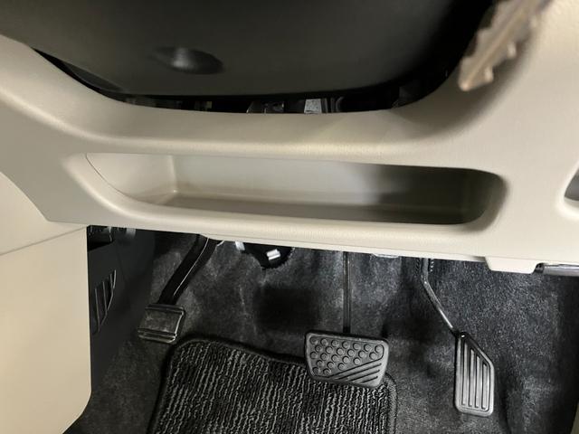 ムーヴＬ　ＳＡ３　４ＷＤ　フルセグナビ　バックカメラ　ＥＴＣ衝突被害軽減ブレーキ　フルセグナビ　ＤＶＤ再生　Ｂｌｕｅｔｏｏｔｈ　バックカメラ　ＥＴＣ　シートヒーター　電動格納式ミラー　マニュアルレベリング　エコアイドル　フルタイム４ＷＤ（滋賀県）の中古車