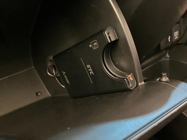 フィット１３Ｇ・Ｌパッケージ　ワンセグナビ　バックカメラ　車検整備付衝突被害軽減ブレーキ　ワンセグナビ　Ｂｌｕｅｔｏｏｔｈ　バックカメラ　ＥＴＣ　ＬＥＤ　オートライト　オートエアコン　電格ミラー　クルーズコントロール　スマートキー　タイヤ４本新品交換済み（滋賀県）の中古車