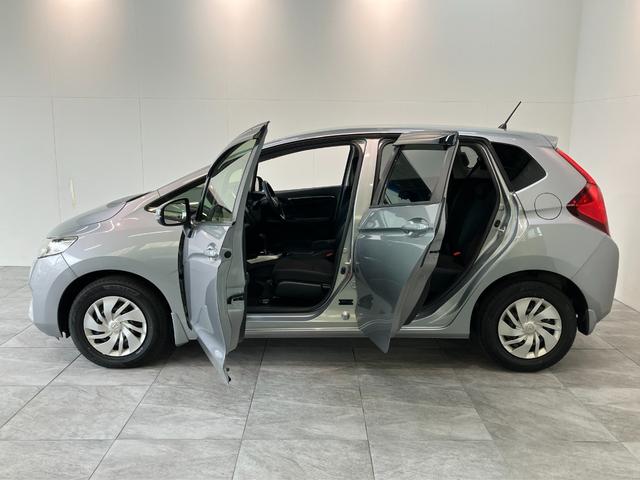 フィット１３Ｇ・Ｌパッケージ　ワンセグナビ　バックカメラ　車検整備付衝突被害軽減ブレーキ　ワンセグナビ　Ｂｌｕｅｔｏｏｔｈ　バックカメラ　ＥＴＣ　ＬＥＤ　オートライト　オートエアコン　電格ミラー　クルーズコントロール　スマートキー　タイヤ４本新品交換済み（滋賀県）の中古車