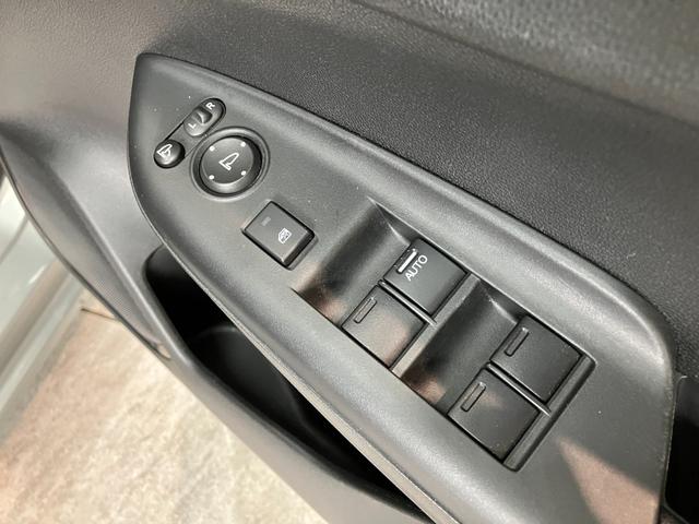 フィット１３Ｇ・Ｌパッケージ　ワンセグナビ　バックカメラ　車検整備付衝突被害軽減ブレーキ　ワンセグナビ　Ｂｌｕｅｔｏｏｔｈ　バックカメラ　ＥＴＣ　ＬＥＤ　オートライト　オートエアコン　電格ミラー　クルーズコントロール　スマートキー　タイヤ４本新品交換済み（滋賀県）の中古車