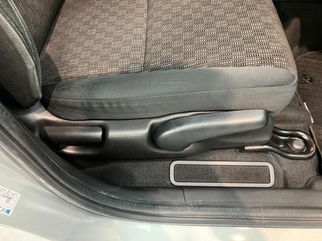 フィット１３Ｇ・Ｌパッケージ　ワンセグナビ　バックカメラ　車検整備付衝突被害軽減ブレーキ　ワンセグナビ　Ｂｌｕｅｔｏｏｔｈ　バックカメラ　ＥＴＣ　ＬＥＤ　オートライト　オートエアコン　電格ミラー　クルーズコントロール　スマートキー　タイヤ４本新品交換済み（滋賀県）の中古車