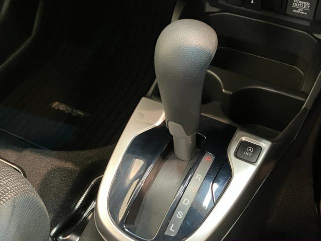 フィット１３Ｇ・Ｌパッケージ　ワンセグナビ　バックカメラ　車検整備付衝突被害軽減ブレーキ　ワンセグナビ　Ｂｌｕｅｔｏｏｔｈ　バックカメラ　ＥＴＣ　ＬＥＤ　オートライト　オートエアコン　電格ミラー　クルーズコントロール　スマートキー　タイヤ４本新品交換済み（滋賀県）の中古車