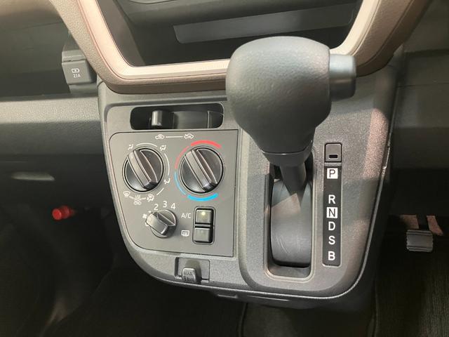 ムーヴL コーナーセンサー LED キーレス オートライト衝突被害軽減ブレーキ コーナーセンサー バックカメラ(ナビ装着時用) 両側スライドドア LEDヘッドライト オートライト マニュアルエアコン キーレスエントリー 電動格納式ミラー エコアイドル(滋賀県)の中古車