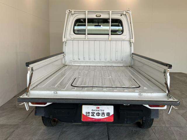 サンバートラックTB 4WD 5MT エアコン パワステ 車検整備付パートタイム4WD 5速マニュアルミッション車 AMラジオ マニュアルレベリング 荷台作業灯 エアコン パワステ(滋賀県)の中古車