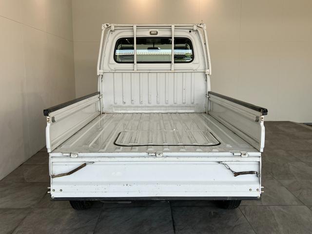 サンバートラックTB 4WD 5MT エアコン パワステ 車検整備付パートタイム4WD 5速マニュアルミッション車 AMラジオ マニュアルレベリング 荷台作業灯 エアコン パワステ(滋賀県)の中古車