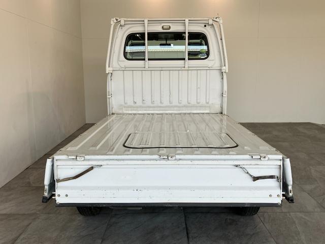 サンバートラックTB 4WD 5MT エアコン パワステ 車検整備付パートタイム4WD 5速マニュアルミッション車 AMラジオ マニュアルレベリング 荷台作業灯 エアコン パワステ(滋賀県)の中古車