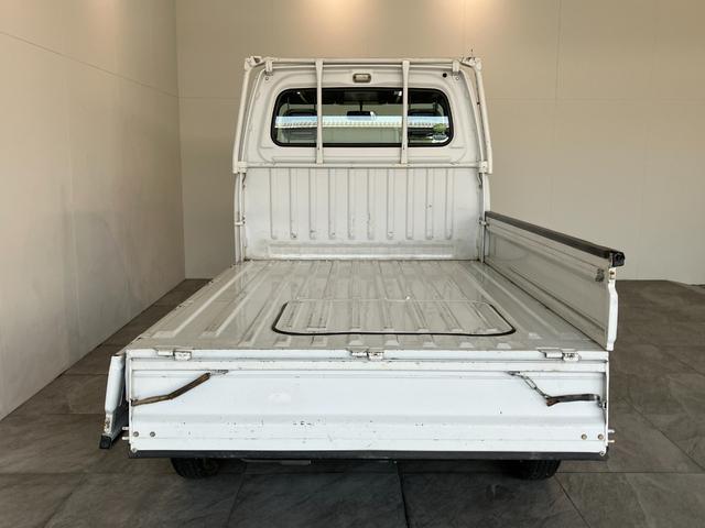 サンバートラックTB 4WD 5MT エアコン パワステ 車検整備付パートタイム4WD 5速マニュアルミッション車 AMラジオ マニュアルレベリング 荷台作業灯 エアコン パワステ(滋賀県)の中古車
