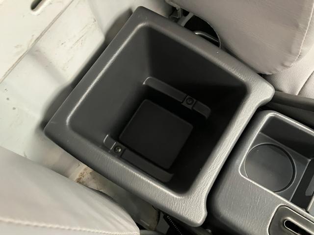 サンバートラックTB 4WD 5MT エアコン パワステ 車検整備付パートタイム4WD 5速マニュアルミッション車 AMラジオ マニュアルレベリング 荷台作業灯 エアコン パワステ(滋賀県)の中古車