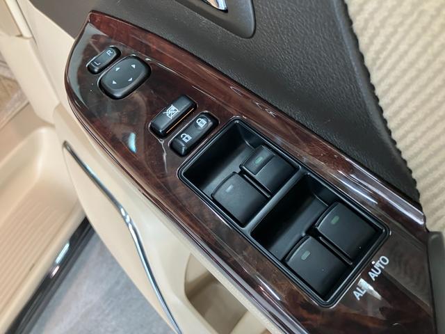 アルファード２４０Ｇ　８型フルセグナビ　両側電動スライドドア　ＨＩＤコーナーセンサー　８型フルセグナビ　ＤＶＤ再生　Ｂｌｕｅｔｏｏｔｈ　ＥＴＣ　クルーズコントロール　ＨＩＤヘッドライト　オートライト　前席＆後席エアコン　両側電動スライドドア　電格ミラー　スマートキー（滋賀県）の中古車