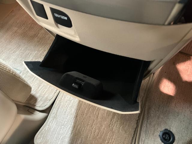 アルファード２４０Ｇ　８型フルセグナビ　両側電動スライドドア　ＨＩＤコーナーセンサー　８型フルセグナビ　ＤＶＤ再生　Ｂｌｕｅｔｏｏｔｈ　ＥＴＣ　クルーズコントロール　ＨＩＤヘッドライト　オートライト　前席＆後席エアコン　両側電動スライドドア　電格ミラー　スマートキー（滋賀県）の中古車