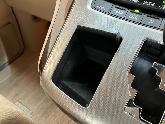 アルファード２４０Ｇ　８型フルセグナビ　両側電動スライドドア　ＨＩＤコーナーセンサー　８型フルセグナビ　ＤＶＤ再生　Ｂｌｕｅｔｏｏｔｈ　ＥＴＣ　クルーズコントロール　ＨＩＤヘッドライト　オートライト　前席＆後席エアコン　両側電動スライドドア　電格ミラー　スマートキー（滋賀県）の中古車